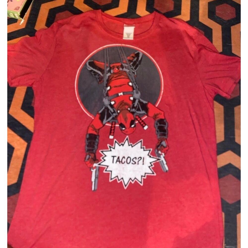 Marvel Deadpool Men's T-Shirt Size Medium Red Tacos Short Sleeve
